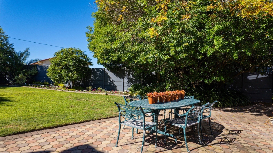 4 Bedroom Property for Sale in Heiderand Western Cape